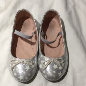 Maggie & Zoe Silver star shoes worn once toddler 8